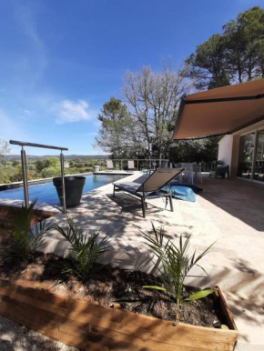 Maison au pied de la st victoire avec piscine